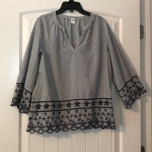Size small old navy blouse